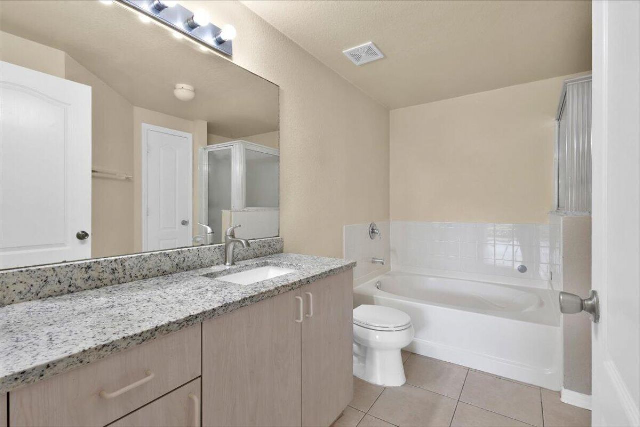 120 SW Peacock Boulevard, Unit 11-101, Port Saint Lucie, FL 34986 Photo