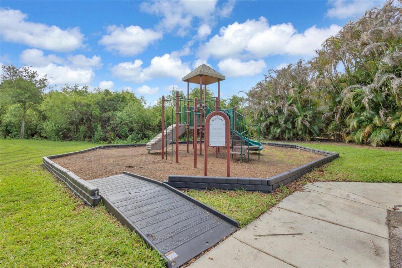 120 SW Peacock Boulevard, Unit 11-101, Port Saint Lucie, FL 34986 Photo