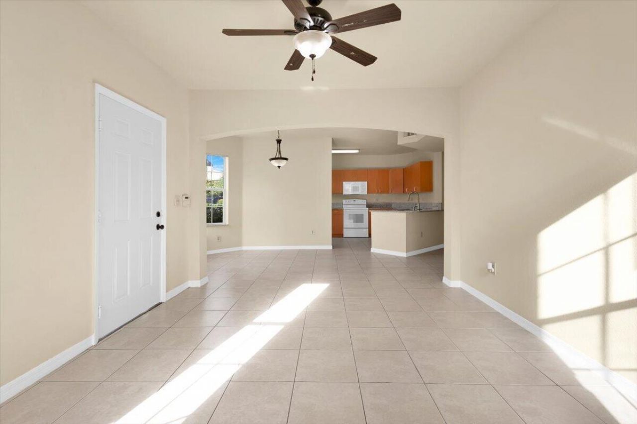 120 SW Peacock Boulevard, Unit 11-101, Port Saint Lucie, FL 34986 Photo