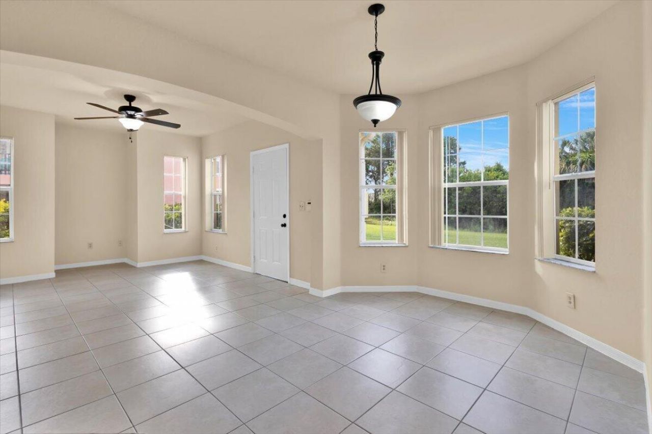 120 SW Peacock Boulevard, Unit 11-101, Port Saint Lucie, FL 34986 Photo