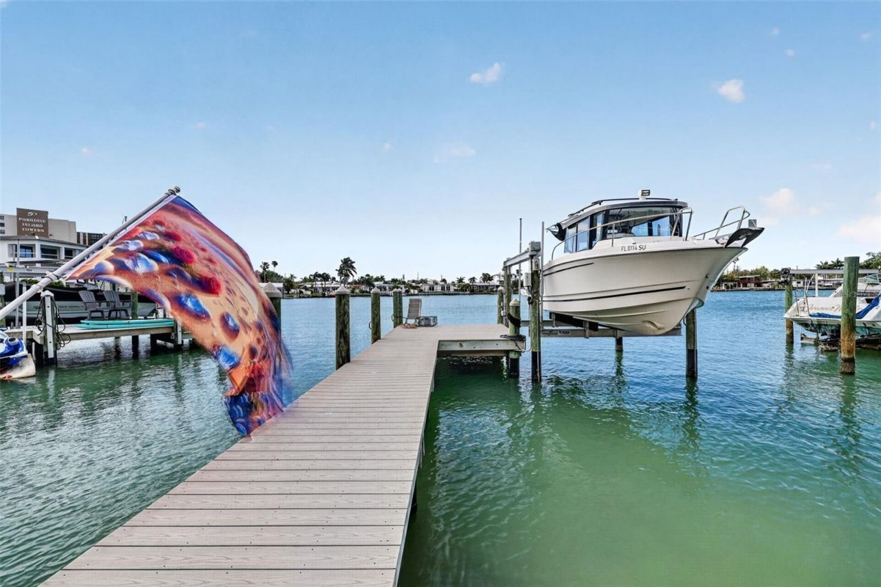 13 Treasure Ln, Treasure Island, FL 33706 Photo