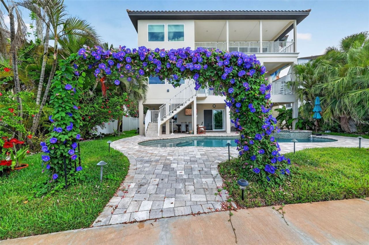 13 Treasure Ln, Treasure Island, FL 33706 Photo