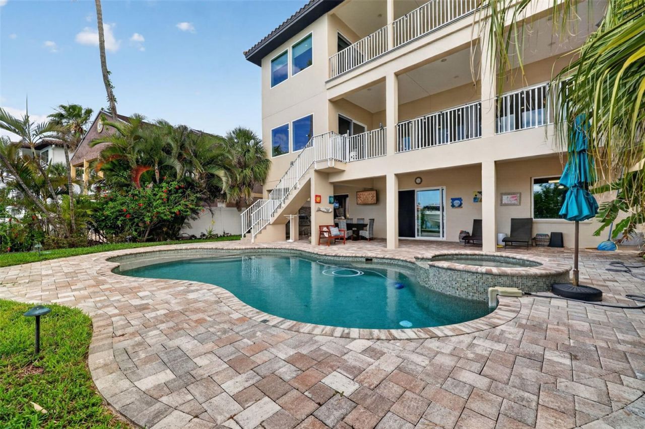 13 Treasure Ln, Treasure Island, FL 33706 Photo