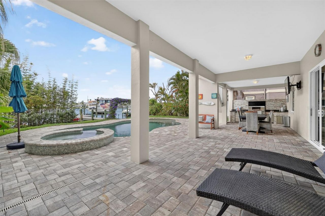 13 Treasure Ln, Treasure Island, FL 33706 Photo