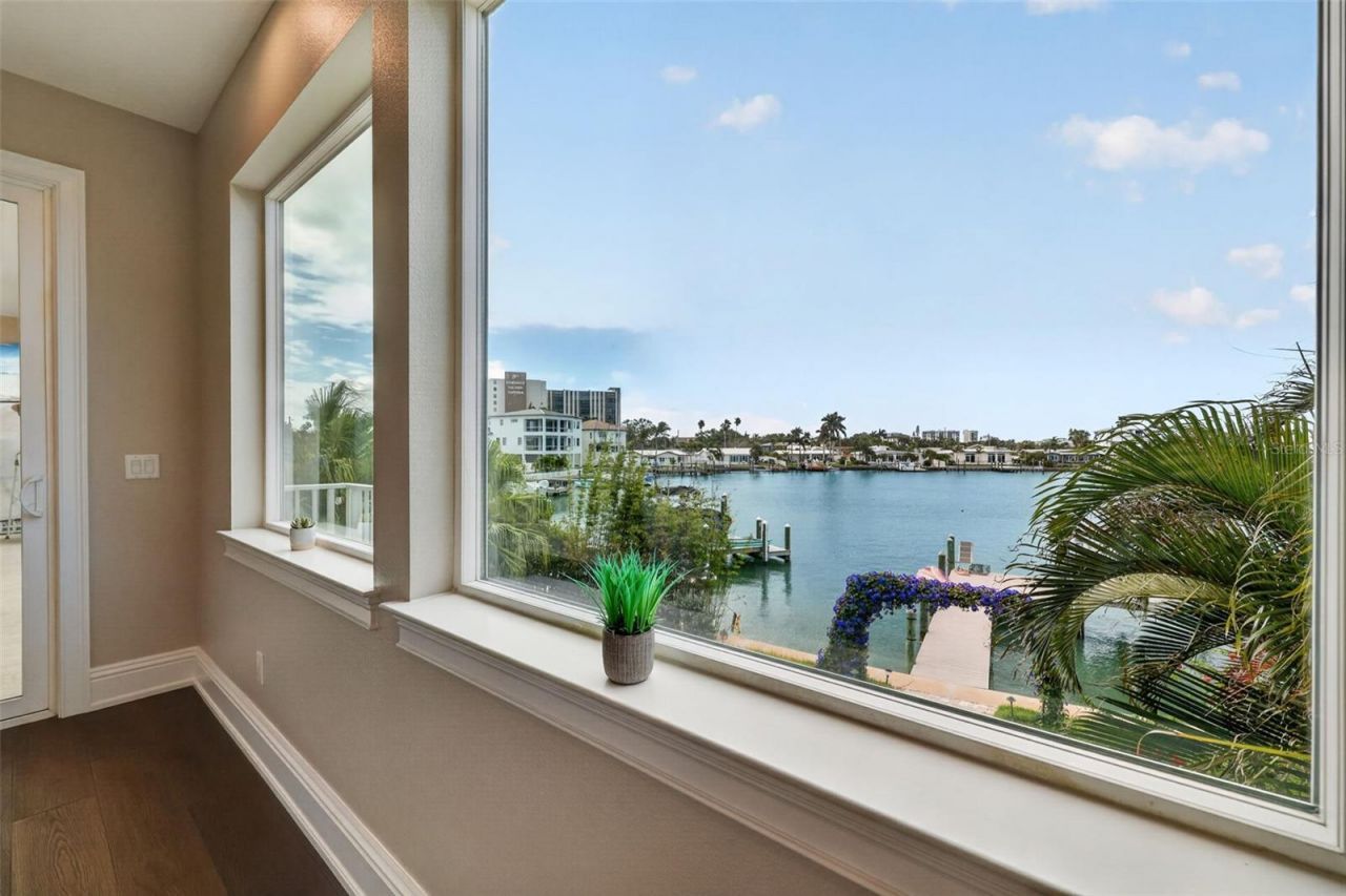 13 Treasure Ln, Treasure Island, FL 33706 Photo