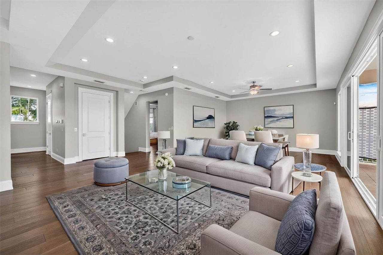 13 Treasure Ln, Treasure Island, FL 33706 Photo