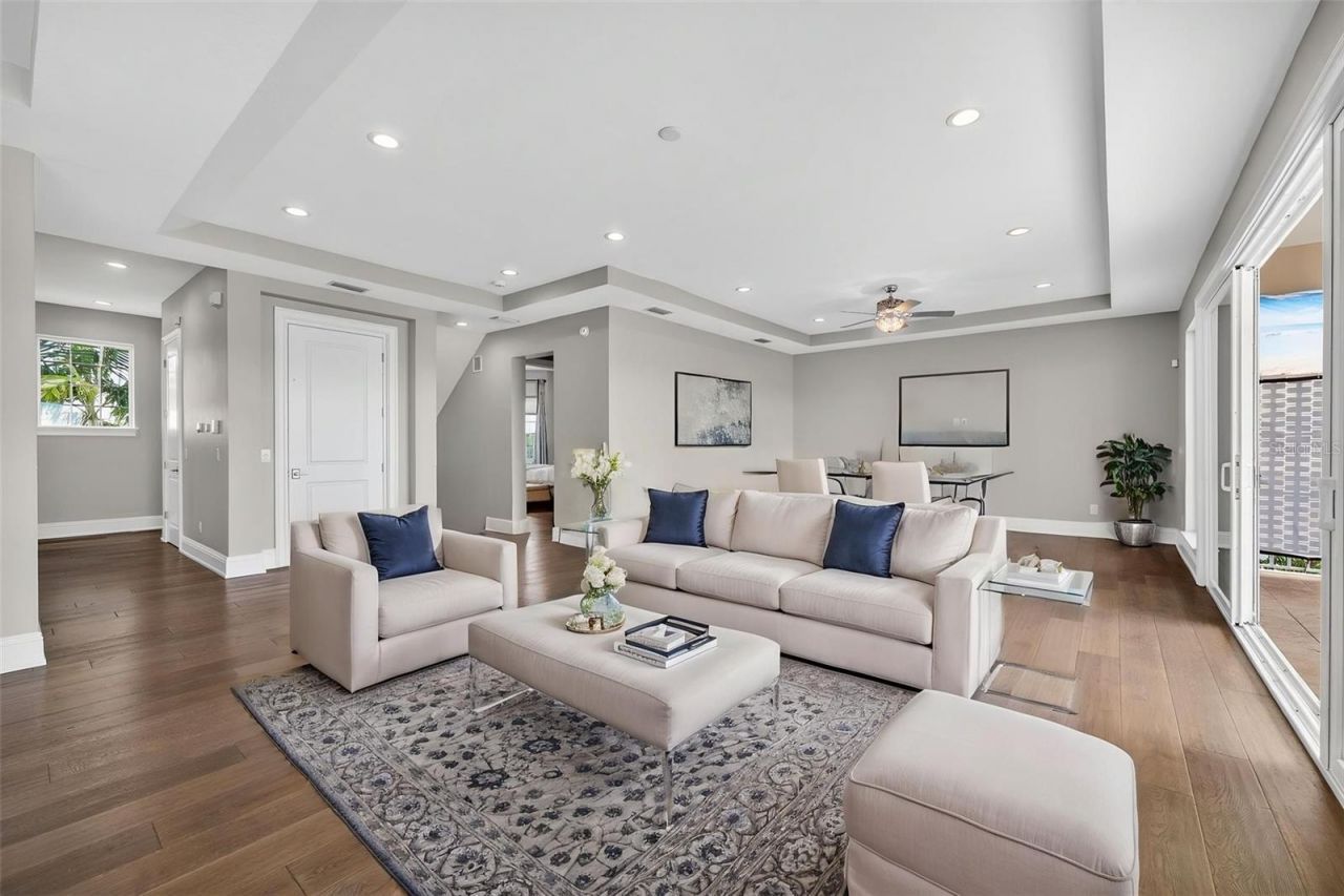 13 Treasure Ln, Treasure Island, FL 33706 Photo