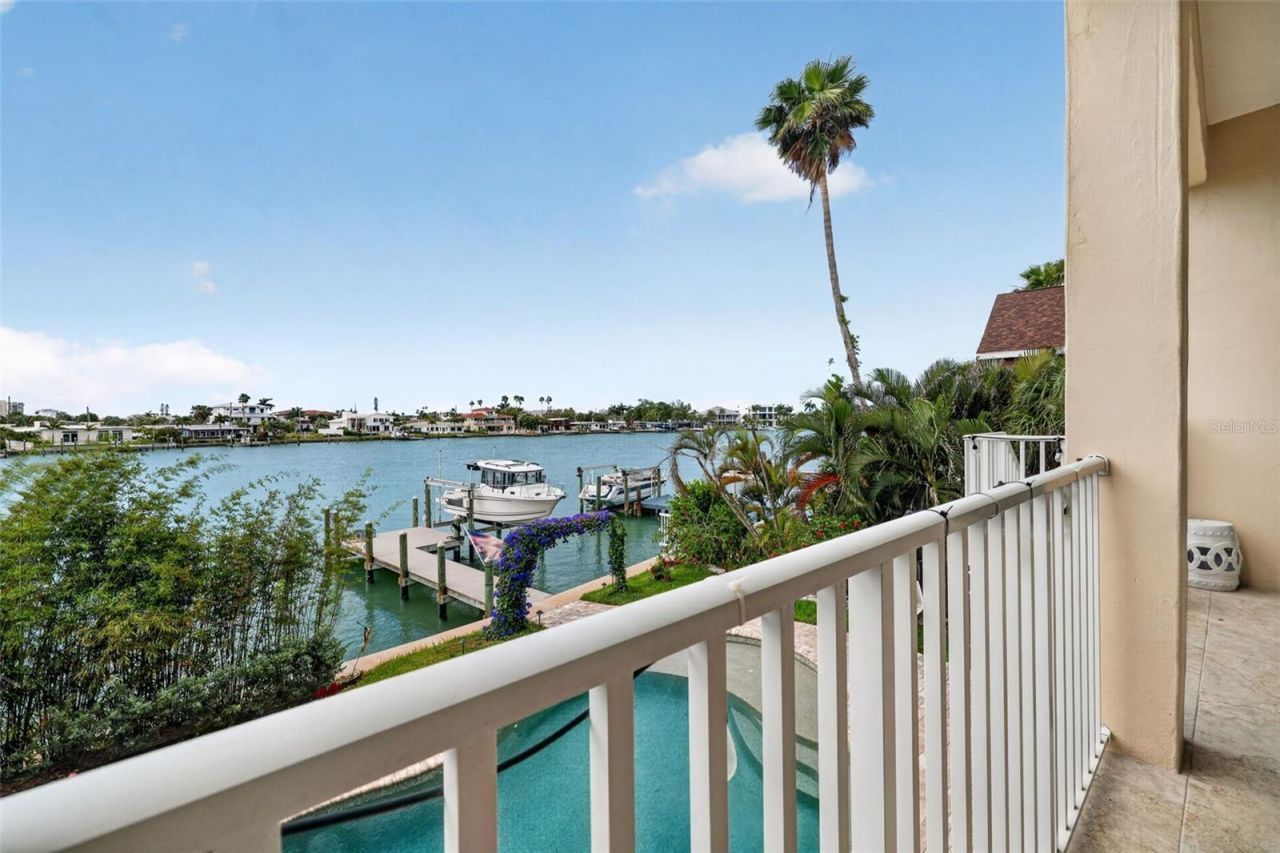 13 Treasure Ln, Treasure Island, FL 33706 Photo