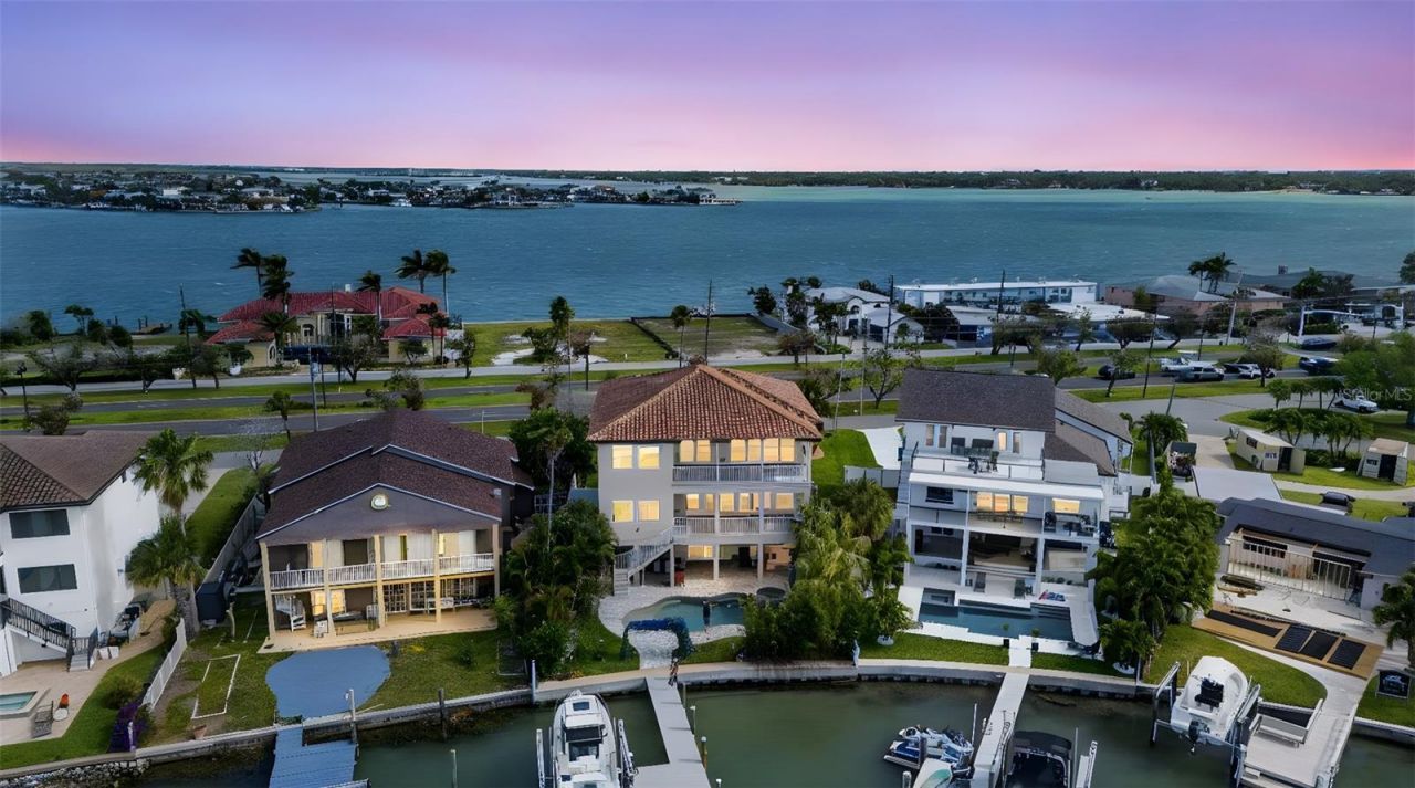 13 Treasure Ln, Treasure Island, FL 33706 Photo