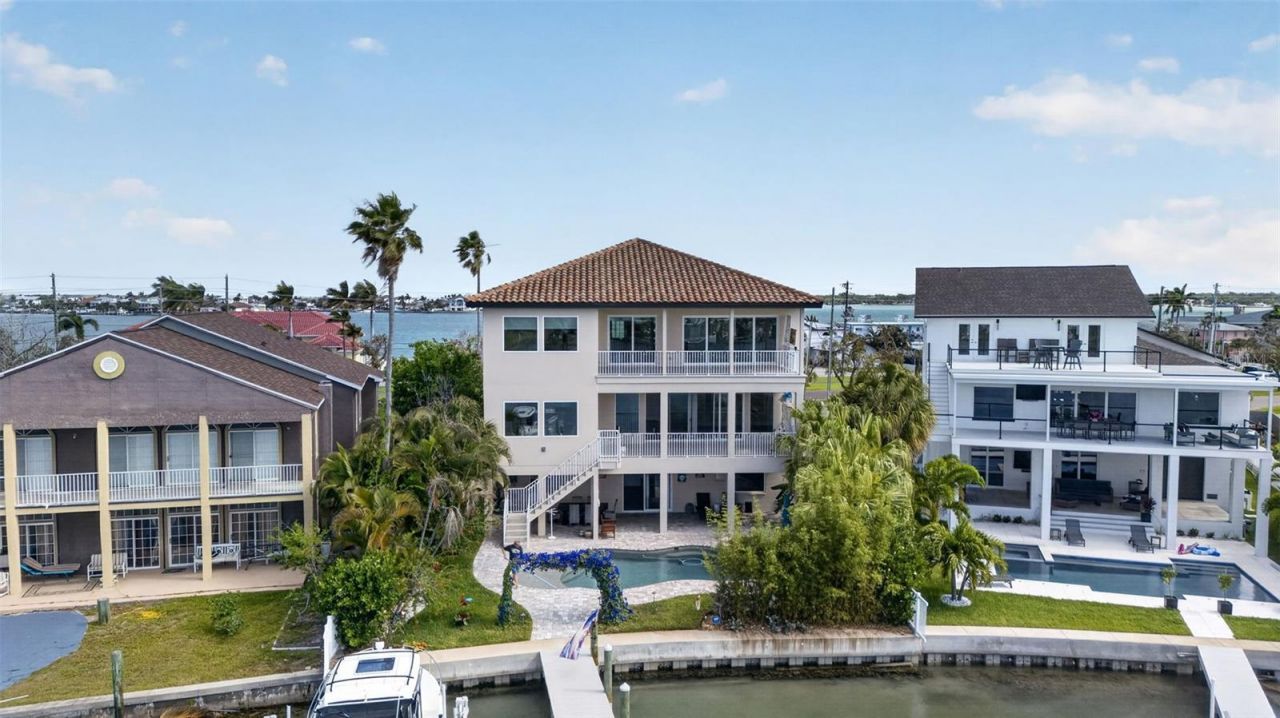 13 Treasure Ln, Treasure Island, FL 33706 Photo