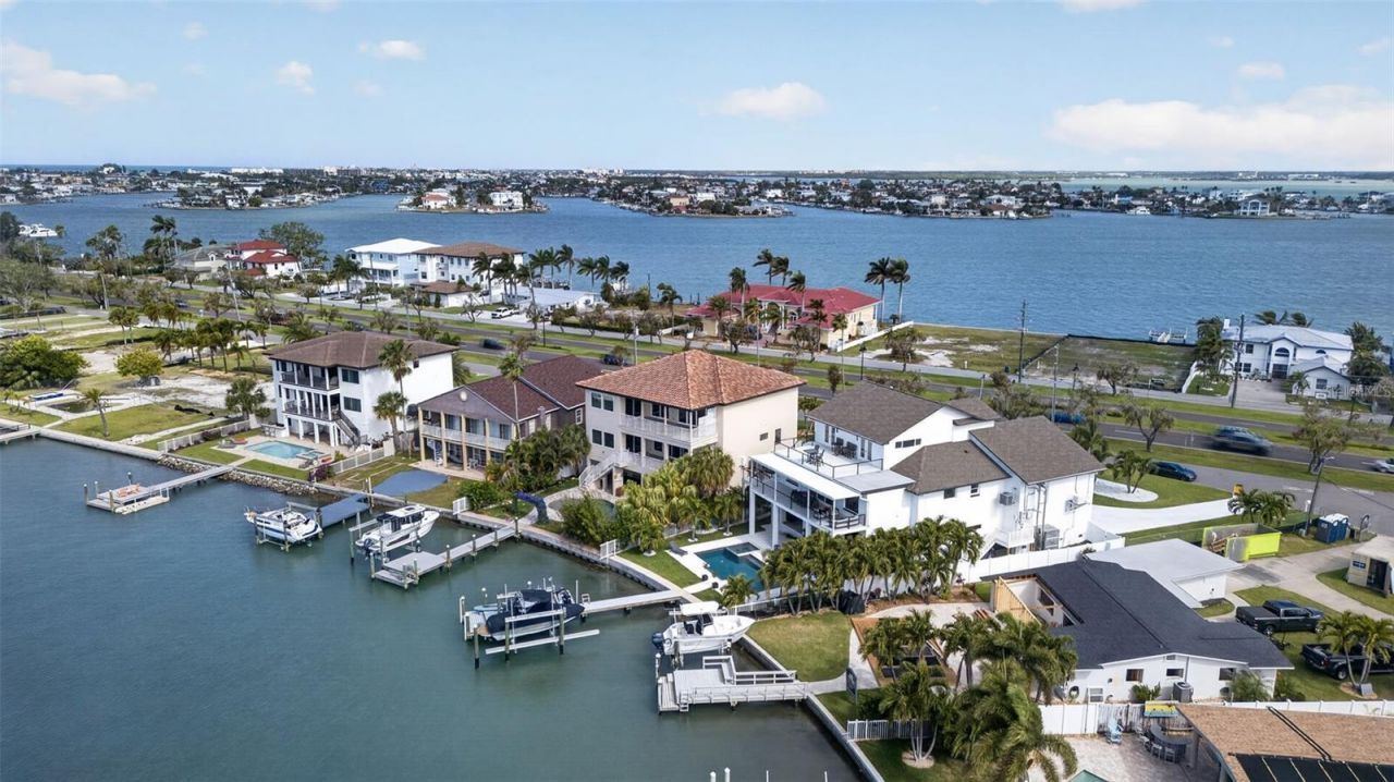 13 Treasure Ln, Treasure Island, FL 33706 Photo