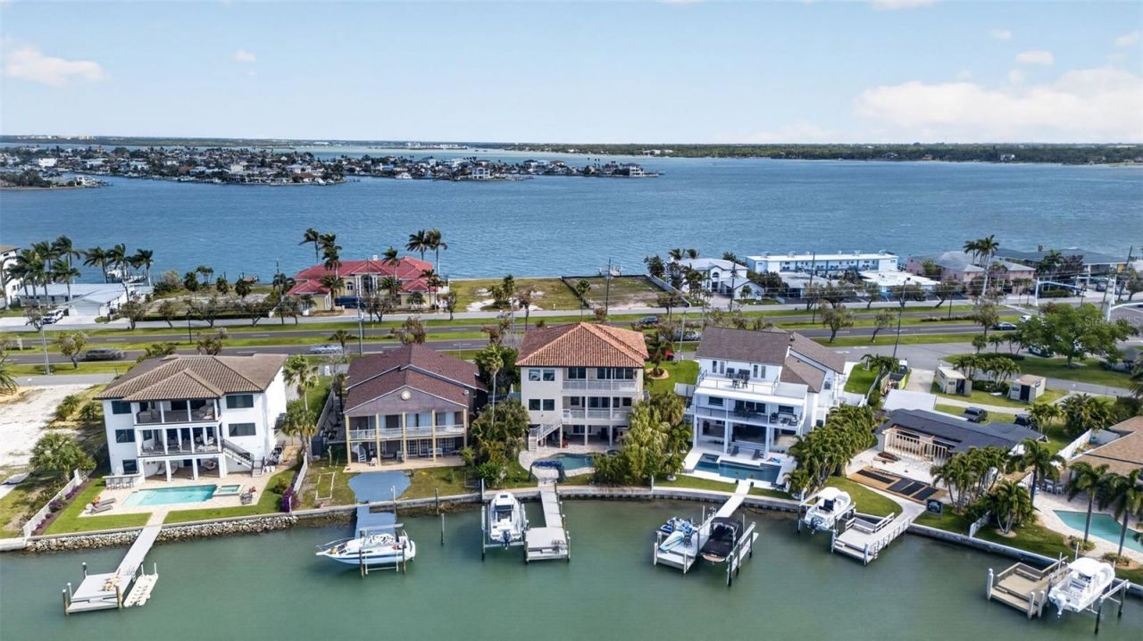 13 Treasure Ln, Treasure Island, FL 33706 Photo