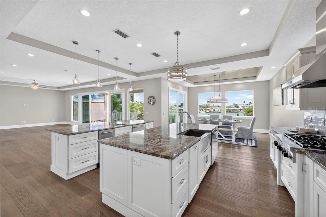 13 Treasure Ln, Treasure Island, FL 33706 Photo