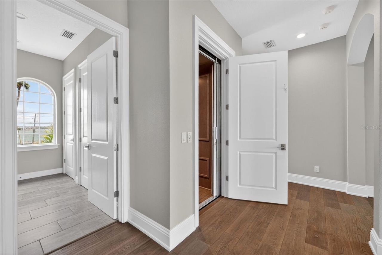 13 Treasure Ln, Treasure Island, FL 33706 Photo