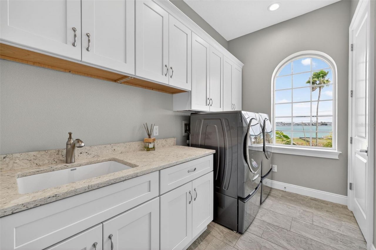 13 Treasure Ln, Treasure Island, FL 33706 Photo