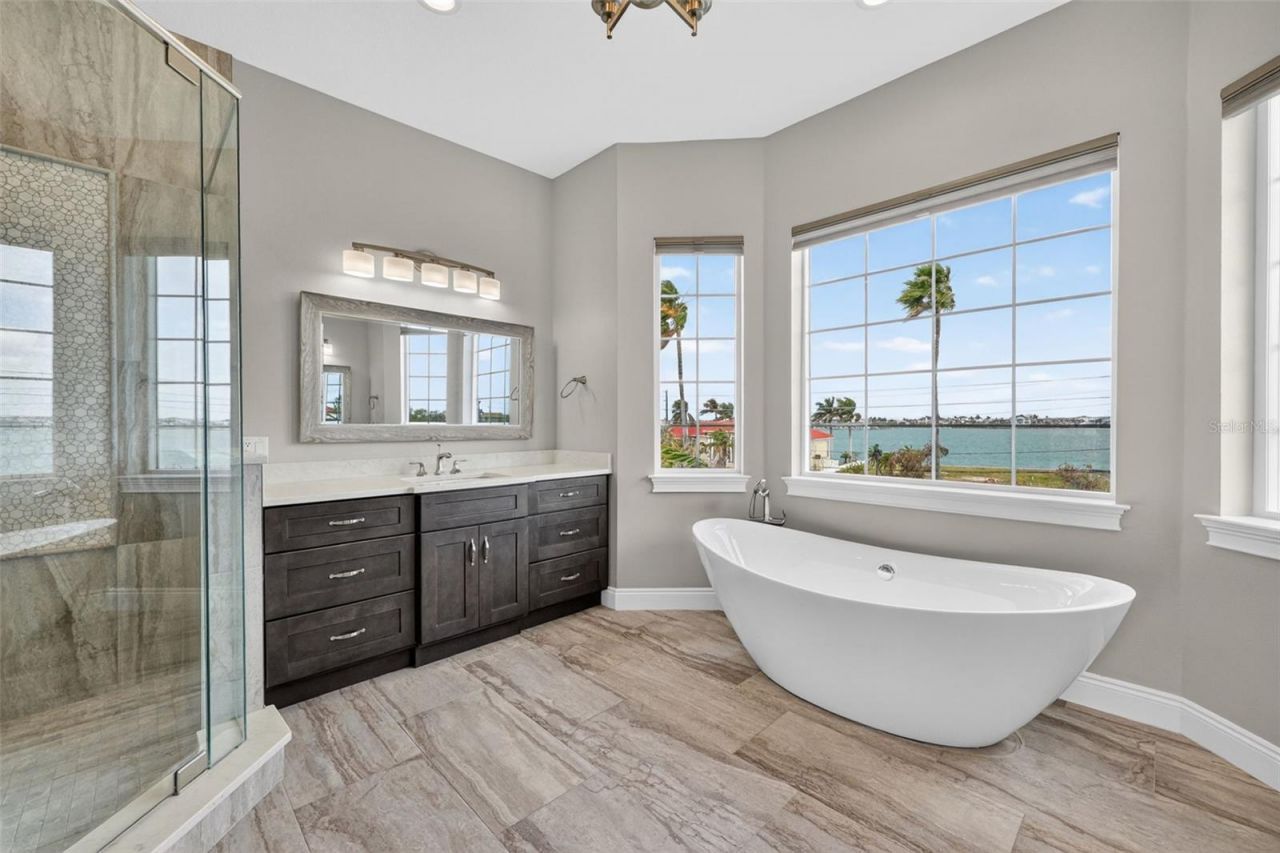 13 Treasure Ln, Treasure Island, FL 33706 Photo