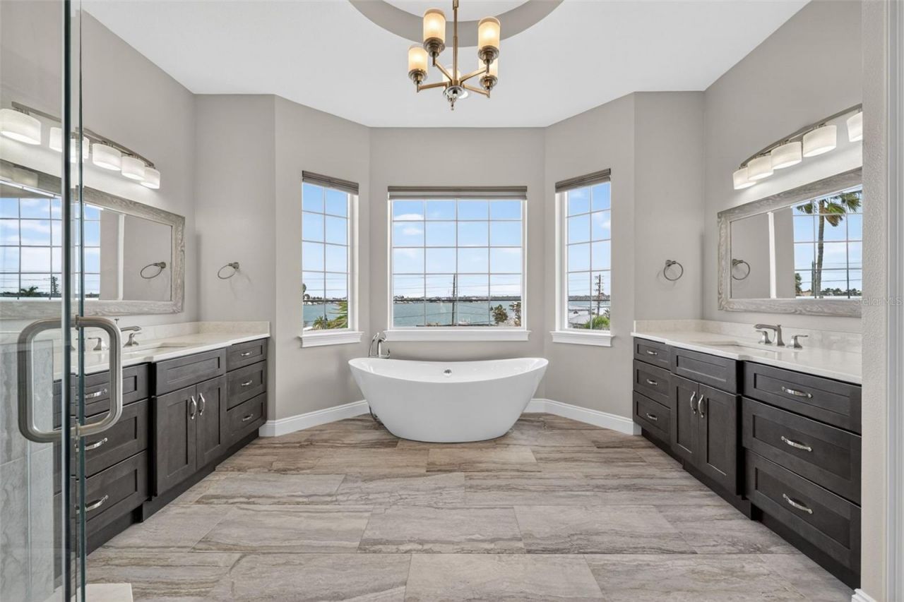 13 Treasure Ln, Treasure Island, FL 33706 Photo