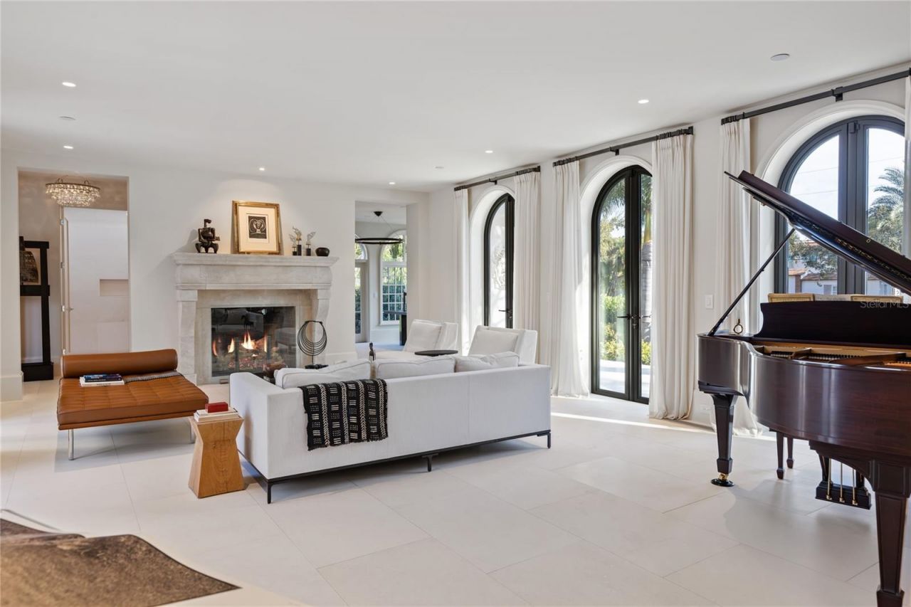 416 Brightwaters Boulevard Ne, Saint Petersburg, FL 33704 Photo