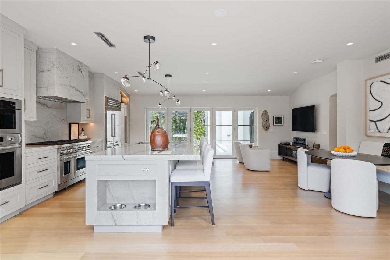 416 Brightwaters Boulevard Ne, Saint Petersburg, FL 33704 Photo