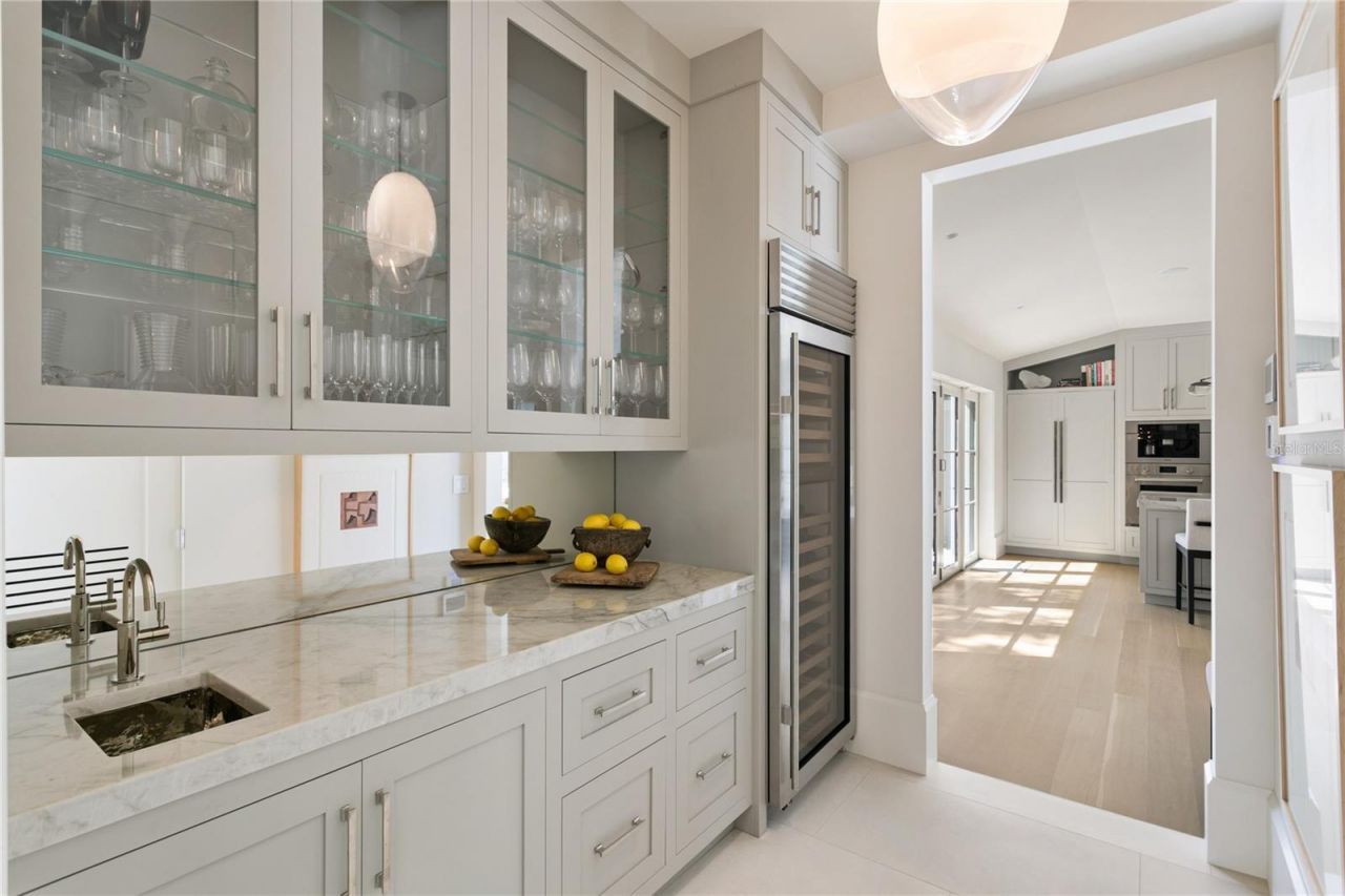 416 Brightwaters Boulevard Ne, Saint Petersburg, FL 33704 Photo