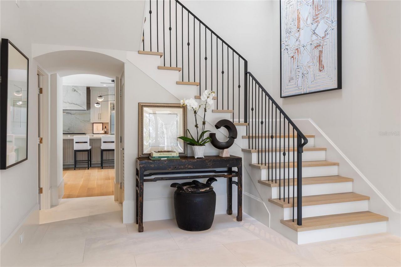 416 Brightwaters Boulevard Ne, Saint Petersburg, FL 33704 Photo