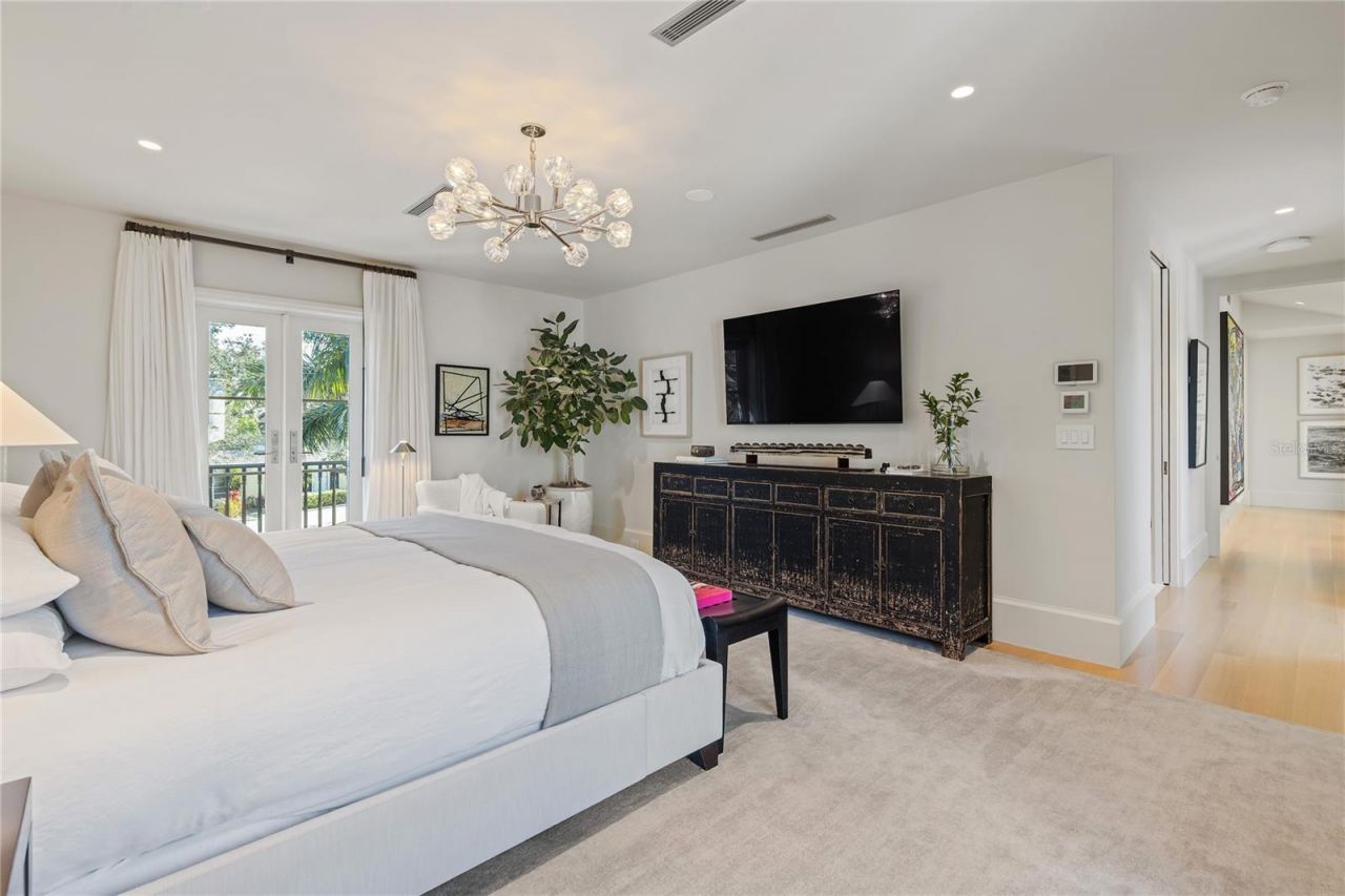 416 Brightwaters Boulevard Ne, Saint Petersburg, FL 33704 Photo