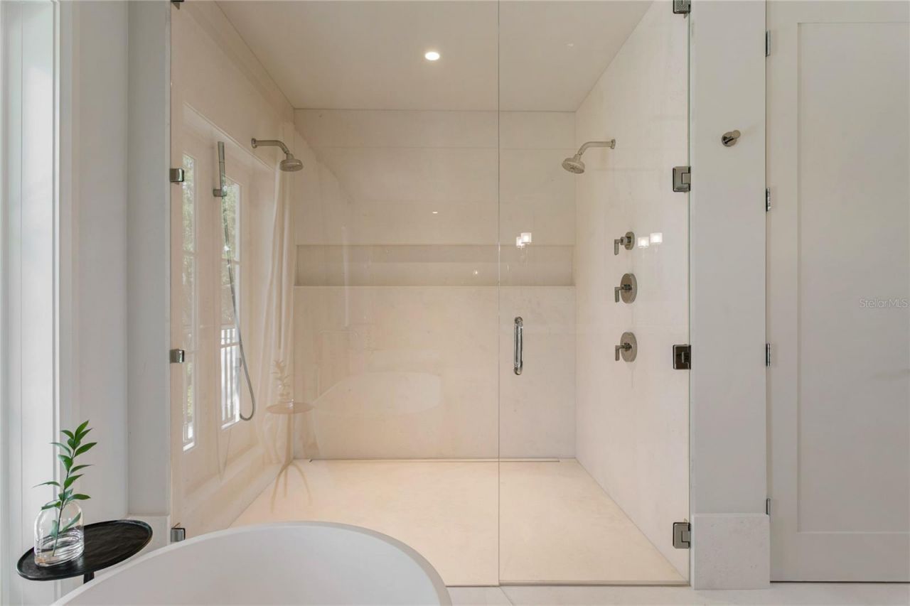 416 Brightwaters Boulevard Ne, Saint Petersburg, FL 33704 Photo