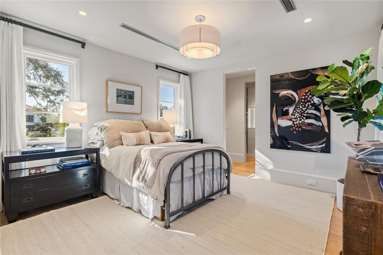 416 Brightwaters Boulevard Ne, Saint Petersburg, FL 33704 Photo