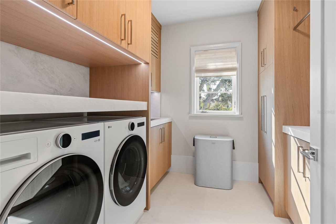 416 Brightwaters Boulevard Ne, Saint Petersburg, FL 33704 Photo