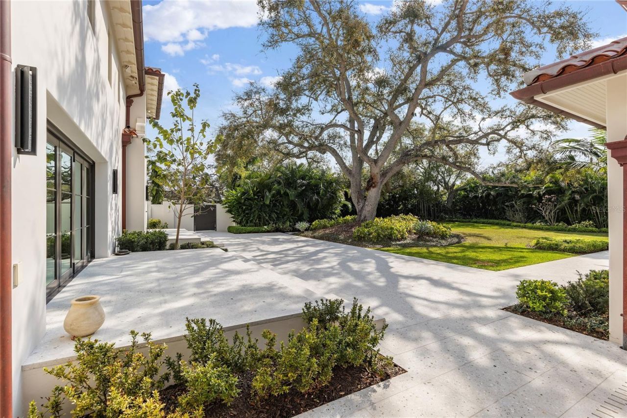 416 Brightwaters Boulevard Ne, Saint Petersburg, FL 33704 Photo