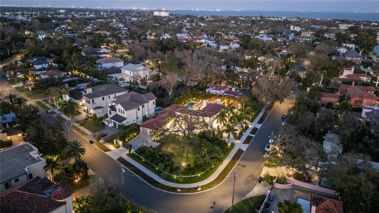 416 Brightwaters Boulevard Ne, Saint Petersburg, FL 33704 Photo