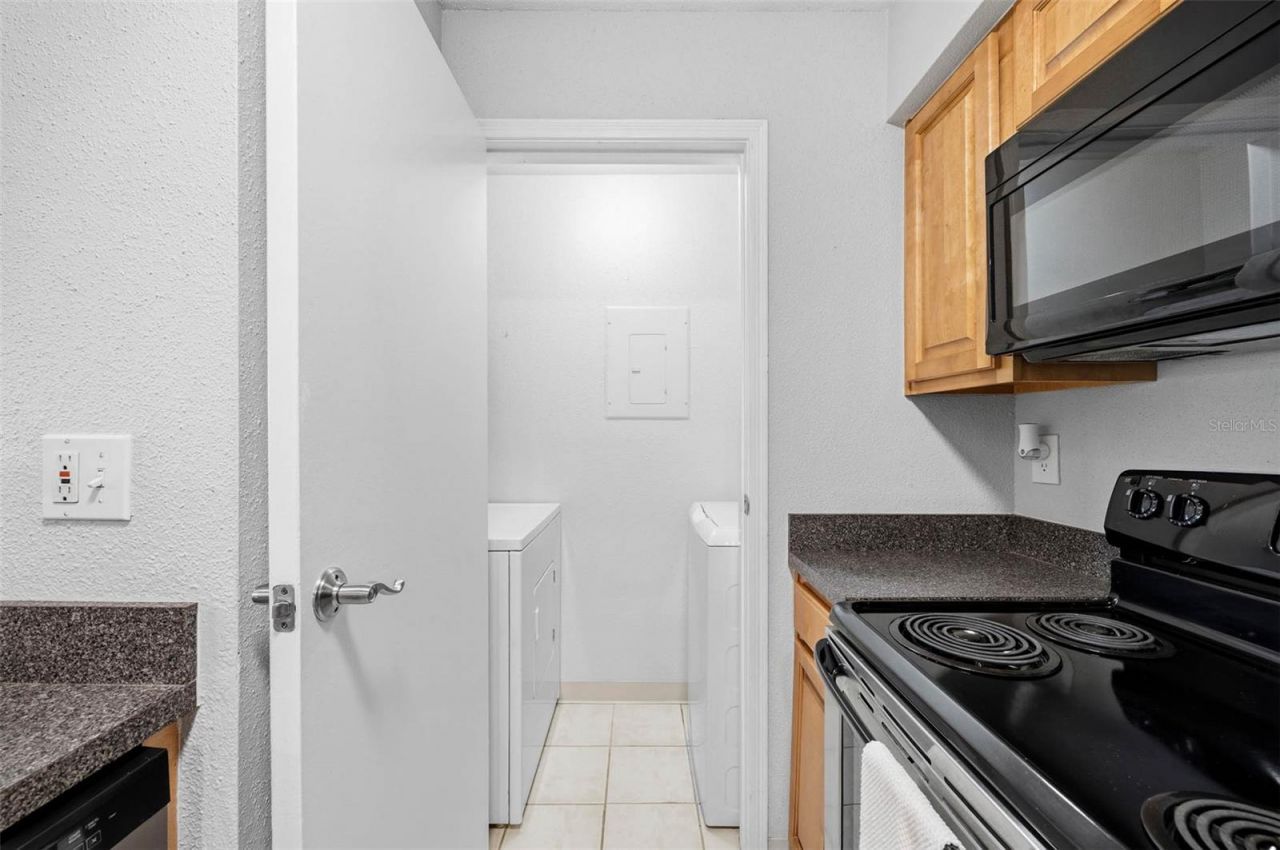 9100 Dr Martin Luther King Jr Street N, Unit 406, Saint Petersburg, FL 33702 Photo