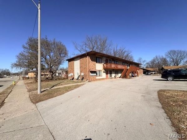 7615 W Main Street , Belleville, IL 62223