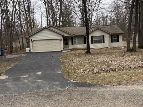 142 Winding Drive, Houghton Lake, MI 48629