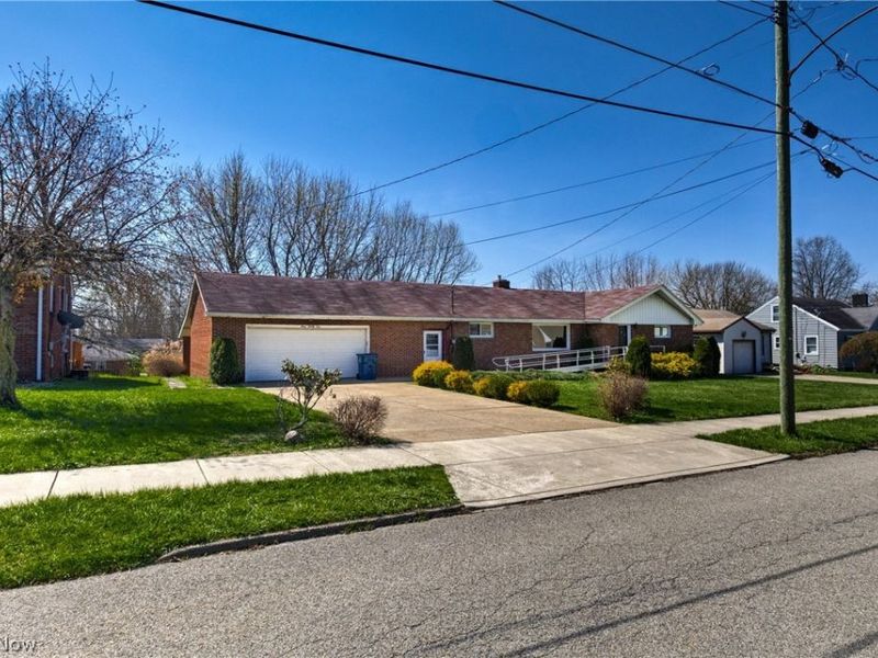 321 Porter Avenue, Campbell, OH 44405 Photo 2