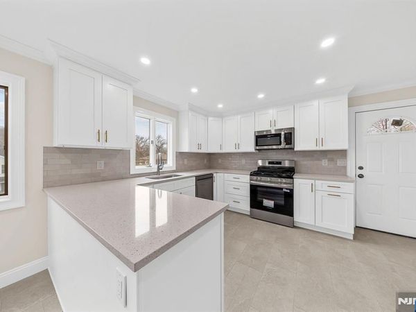 11 Sibel Court 1, Woodland Park, NJ 07424