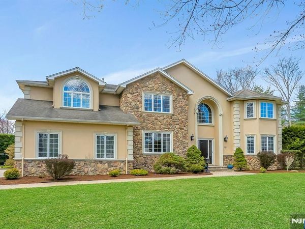 103 Ivy Lane, RIVER VALE, NJ 07675