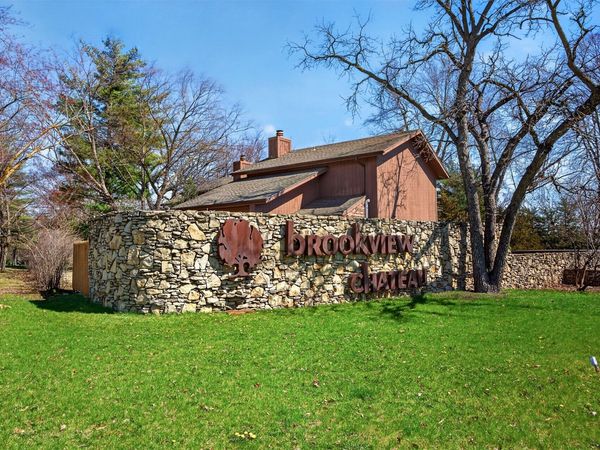 4589 Lockner Drive, Urbandale, IA 50322