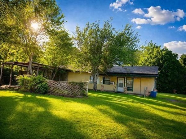 519 Berke Street, Newark, TX 76071