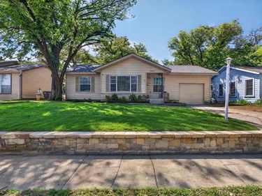 6828 Greenlee Street, Fort Worth, TX 76112