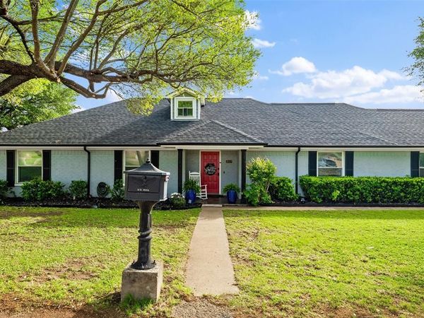 1017 S Nolan River Road, Cleburne, TX 76033