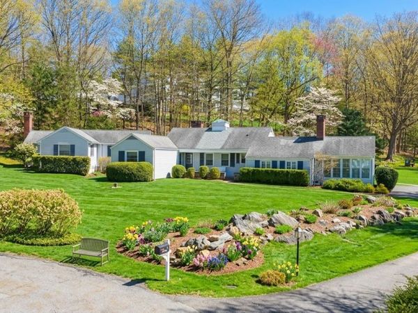 6 Spruce Hollow , Armonk, NY 10504