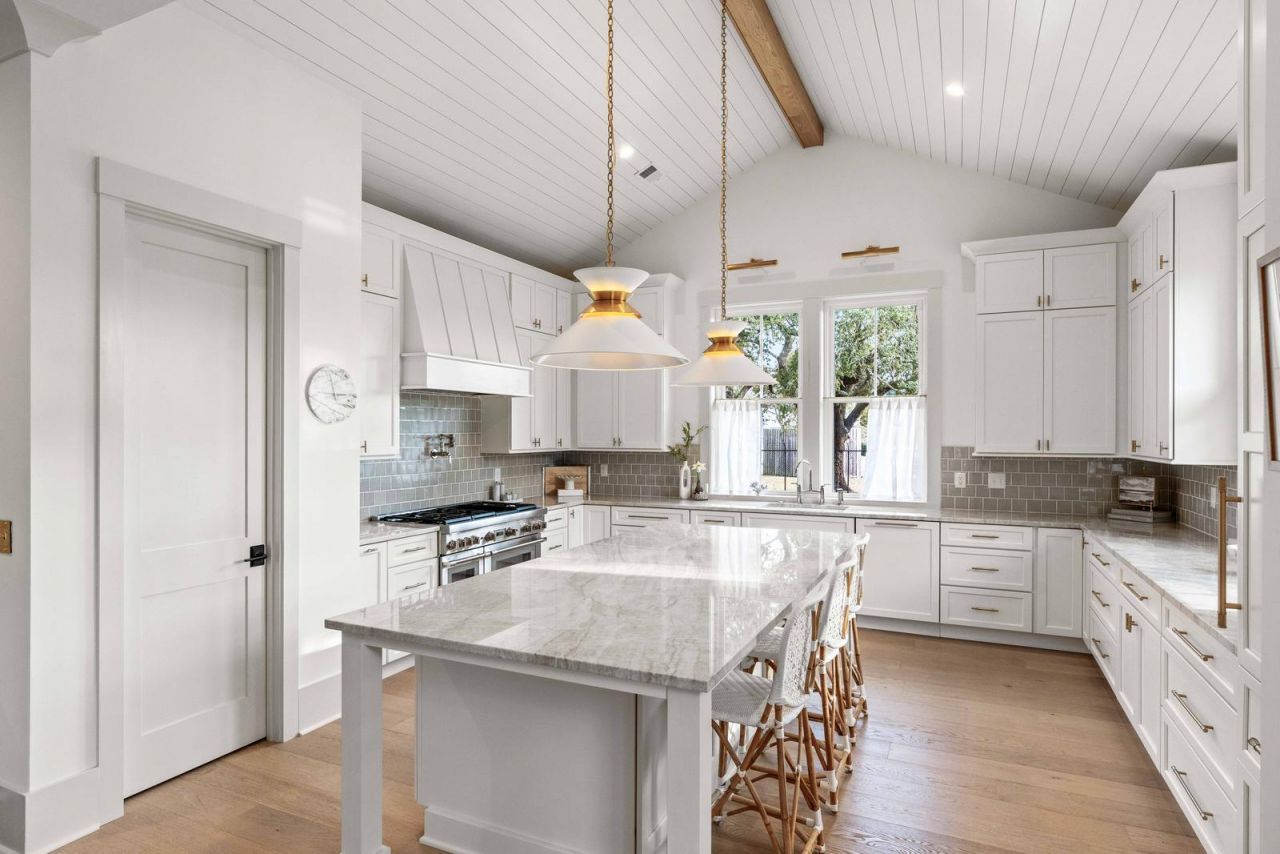 452 Morrison Street Photo 19