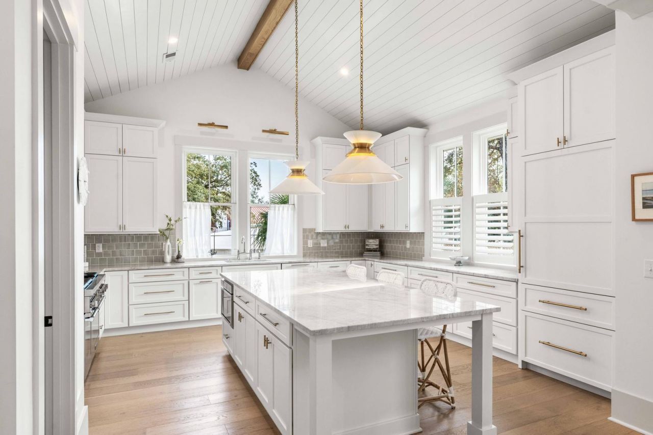 452 Morrison Street Photo 4