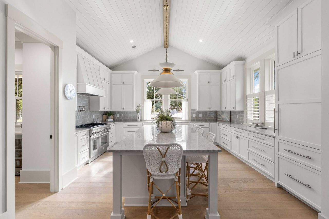 452 Morrison Street Photo 5