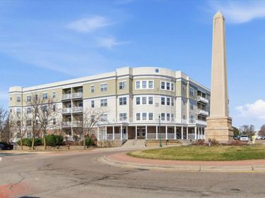 114200 Hundertmark Road, Unit 212, Chaska, MN 55318