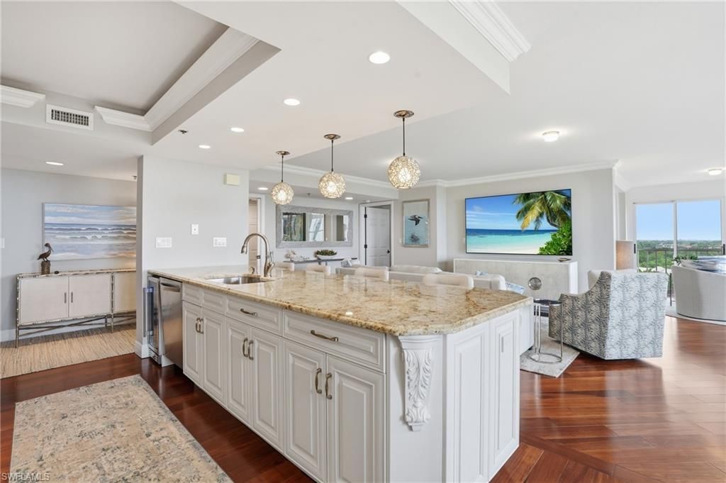 6585 Nicholas Blvd, Unit 902, Naples, FL 34108 Photo