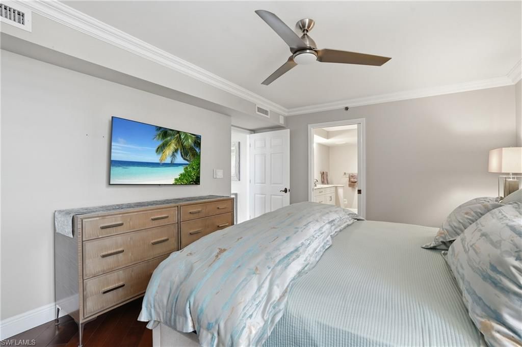 6585 Nicholas Blvd, Unit 902, Naples, FL 34108 Photo