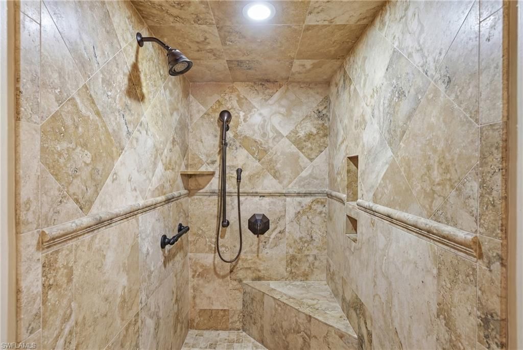 6585 Nicholas Blvd, Unit 902, Naples, FL 34108 Photo