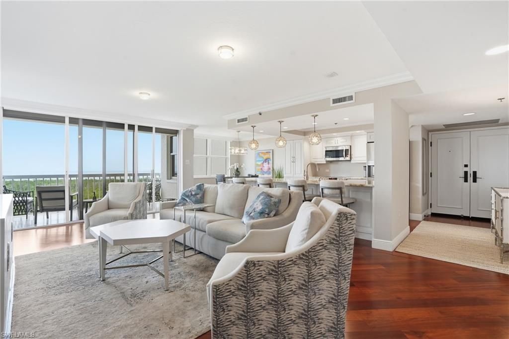 6585 Nicholas Blvd, Unit 902, Naples, FL 34108 Photo